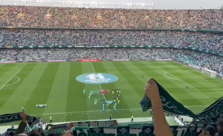 Así sonó el himno de Pascual González antes del Betis Así sonó el himno de Pascual González antes del Betis