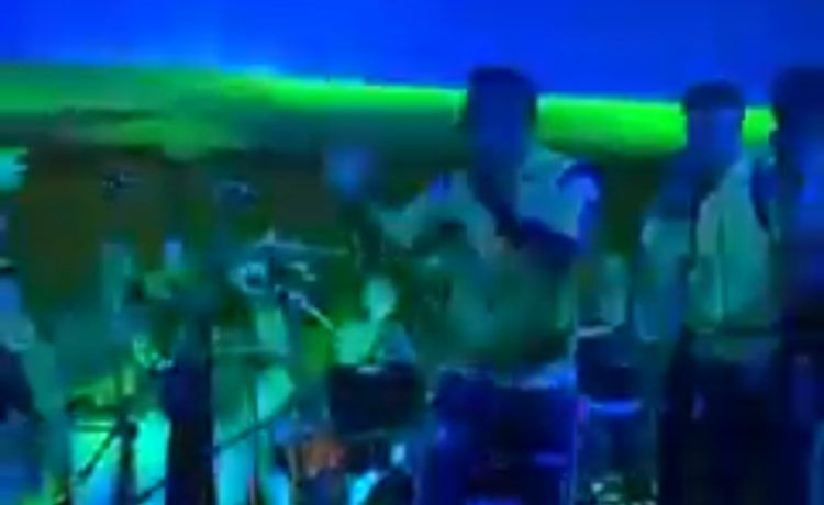 El vídeo que aún no viste: el show de Joaquín haciendo twerking con la Copa en la fiesta del Betis